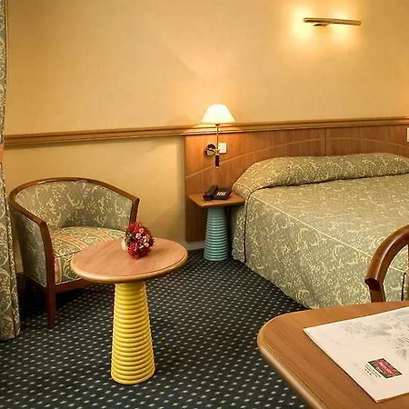Inter-Hotel Grand Hotel De Roubaix 호텔 3*